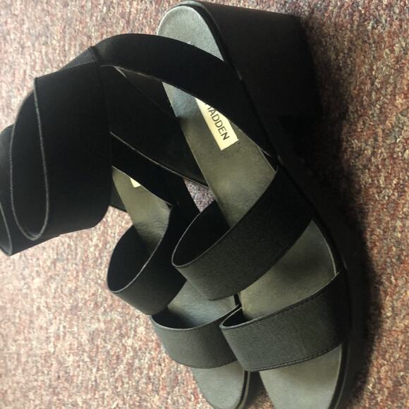 Steve Madden elastic lug sandals - Picture 3 of 6